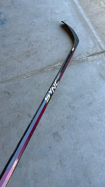 Used Senior Bauer Right Handed P28 82 Flex Pro Stock Nexus Sync Hockey Stick
