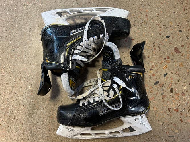 Used Senior Bauer Supreme 2S Pro Hockey Skates Regular Width 8.5