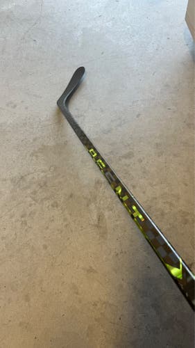 Used Senior Bauer Right Handed P92 77 Flex Pro Stock Vapor AG5NT Hockey Stick