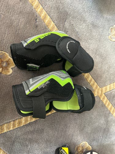 New Junior Bauer Supreme One.6 Elbow Pads