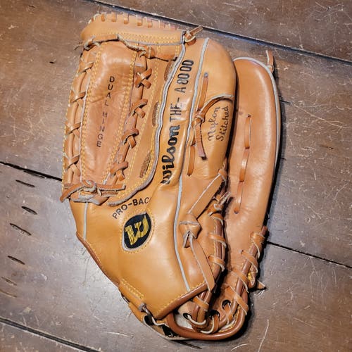 Wilson A8000 Right Hand Throw Baseball Glove