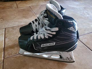 Used Intermediate Bauer Hockey Goalie Skates Size 5.5