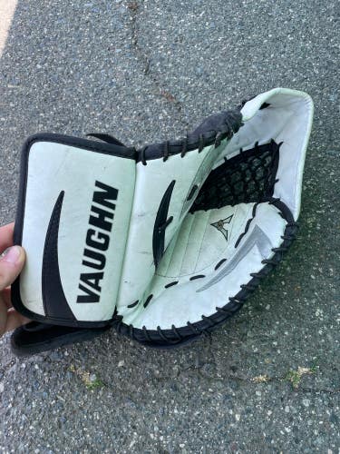 White Used Junior Vaughn Velocity V5 Goalie Gloves & Blockers Regular