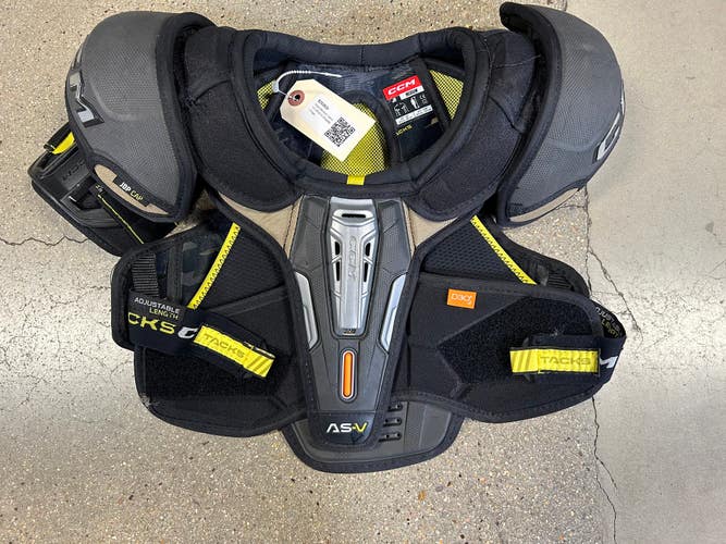Used Medium Junior CCM AS-V Shoulder Pads