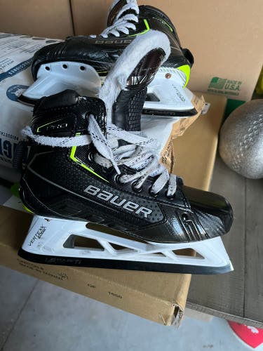 Used Intermediate Bauer Size 4.5 Vapor Hockey Skates