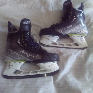 Senior Bauer Vapor Hyperlite Hockey Skates Narrow Width 5.5 ( Fit 1)