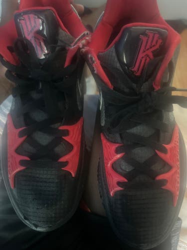 Kyrie Bred 4s