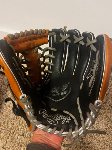 Rawlings R9 right hand, 11.5 inch