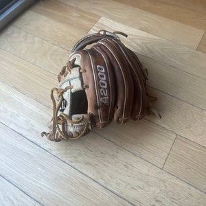 Used Right Hand Throw 11.5" A2000 Baseball Glove