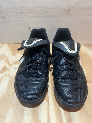 Used Nike Tempo Cleats Size 2Y Black A2-2