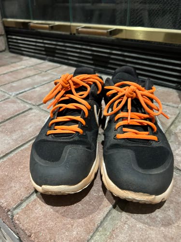 Black Used Men's 8.0 (W 9.0) Turfs Nike Footwear