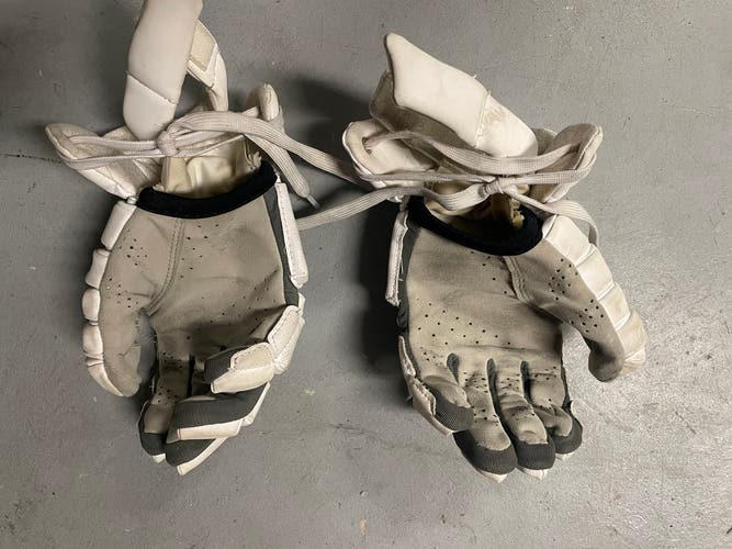 Used  Under Armour Small Command Pro 2 Lacrosse Gloves