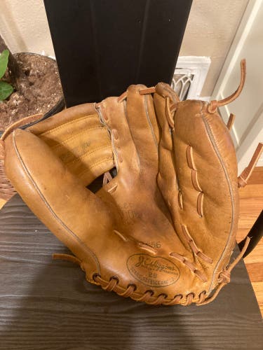 Relaced/reconditioned late 1950s infield glove- 11.5’ RHT