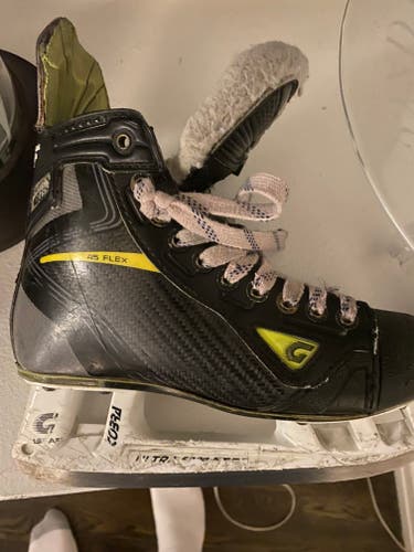 Used Intermediate Graf Ultra G9035 Hockey Skates Regular Width Size 4.5