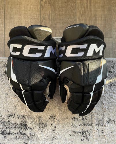 New CCM Tacks XF Pro Hockey Gloves 14” Black/White