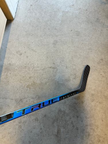 New Senior True Left Hand Mid Pattern Pro Stock Catalyst 9X Hockey Stick