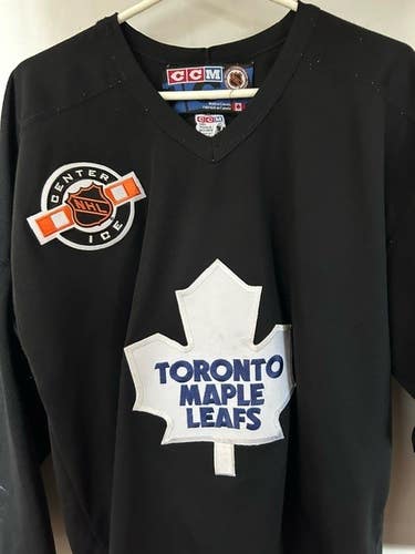Rare Vintage Toronto Maple Leafs (MiC) Made in Canada Size XL Black CCM Center ICE Practice Jersey.