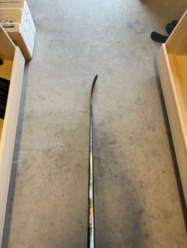 New Senior True Left Hand P92 Pro Stock Catalyst 9X Hockey Stick