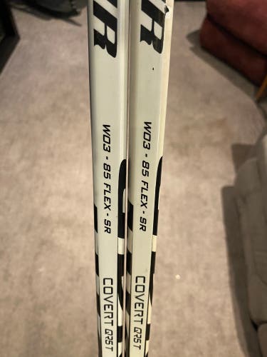 Warrior QR5T Used sticks-2 sticks (bundle)