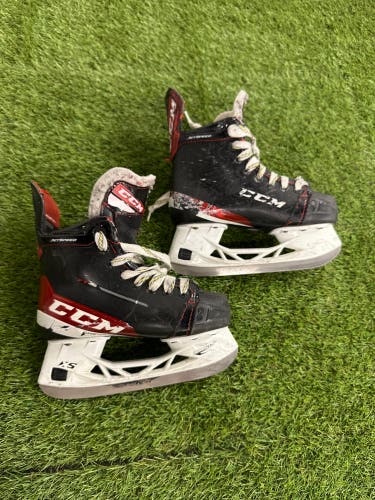 Junior Used CCM JetSpeed FT485 Hockey Skates D&R (Regular) 2.0