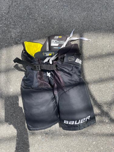 Black Used Junior Small Bauer Supreme 3S Hockey Pants