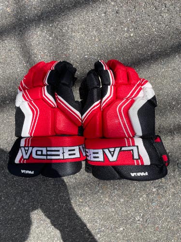 Red Used Junior Labeda Pama 7.2 Gloves 12"
