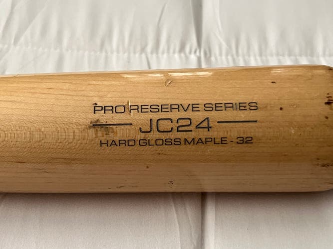 Used 2022 Victus Maple 29 oz 32" JC24 Bat