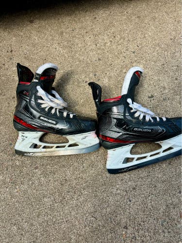 Used Intermediate Bauer Regular Width Size 5.5 Vapor 2X Hockey Skates