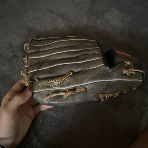 Used 2019 Pitcher's 11.5" Gold Glove Elite Baseball Glove