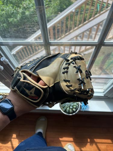 Used  Catcher's 33.5" CM3000SBT Baseball Glove