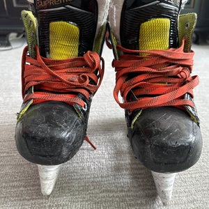 New Bauer Supreme Elite Hockey Skates Size 3.5