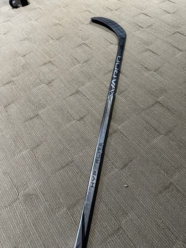 New Intermediate Bauer Right Handed P92 Pro Stock Vapor Hyperlite 2 Hockey Stick