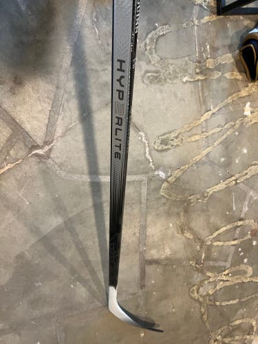 Used Senior Bauer Right Handed P92M Vapor Hyperlite Hockey Stick