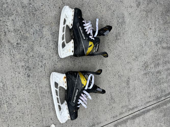 Used Intermediate Bauer  6 Supreme UltraSonic Hockey Skates