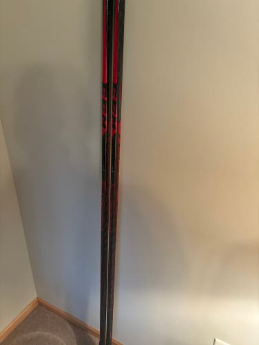 2-pack New CCM Right Handed  Pro Stock JetSpeed FT4 Pro Hockey Stick