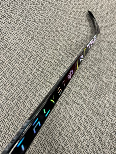 True Catalyst 9X3 75 flex T28 curve right hand stick