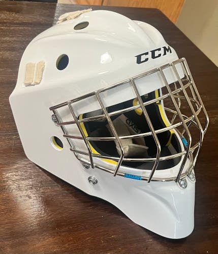 New Junior CCM Axis 1.5 Goalie Mask