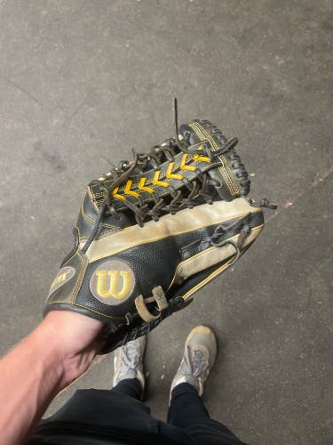 Used Outfield 12.25" A2000 Baseball Glove