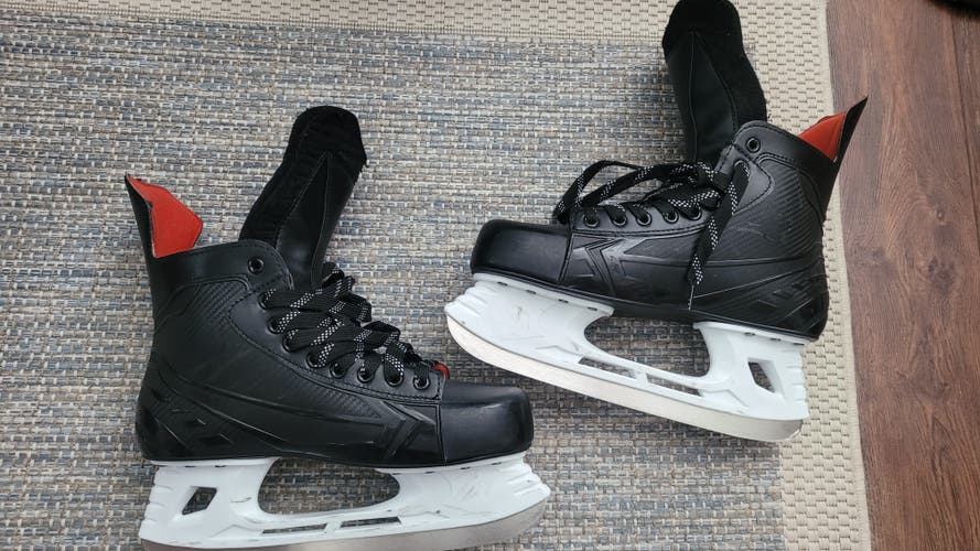Pro Blackout Hockey Skates Size 9