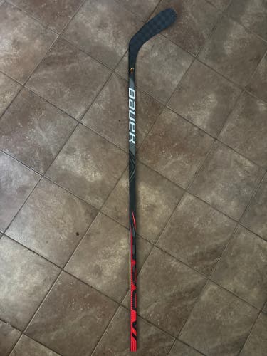 Used Senior Bauer Right Handed P92 Pro Stock Vapor FlyLite Hockey Stick