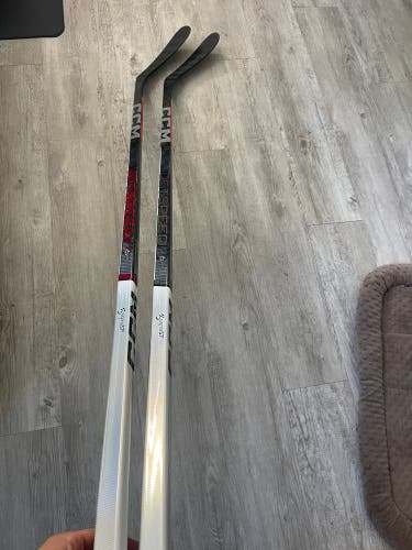 2 New Senior CCM Right Handed  Jetspeed FT6 Pro Hockey Stick