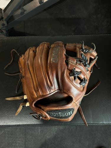Wilson A2000 DP15 11.5” Infield Baseball Glove