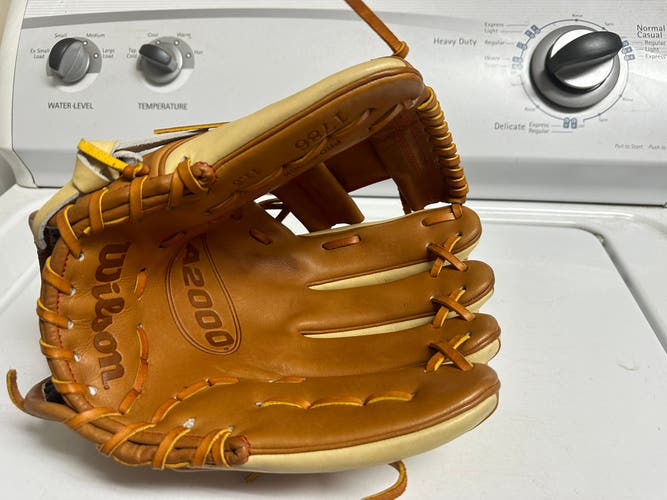 Wilson A2000 Baseball Glove 11.5 1786