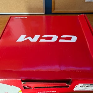 Used Intermediate CCM Tacks Hockey Skates Size 5.5