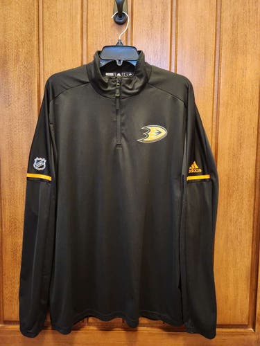 Black Anaheim Ducks Quarter Zip Sweatshirt Size Large