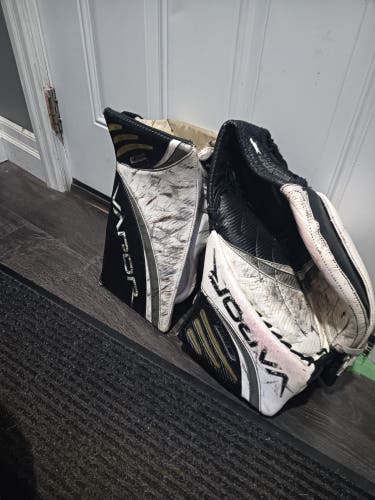 Used Bauer Vapour regular vintage goalie gloves