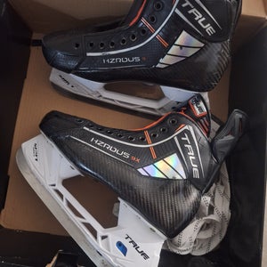 Used Senior True HZRDUS 9X Hockey Skates Regular Width