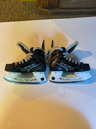 Used Junior CCM RibCor 88K Hockey Skates Regular Width Size 1