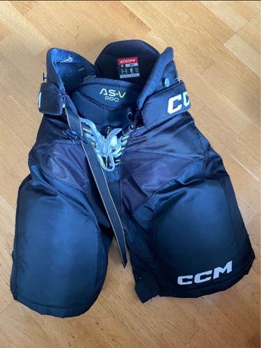CCM AS-V Pro Hockey Pants Senior Small