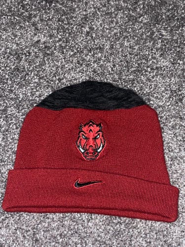 Nike NCAA Arkansas Razorbacks Beanie Hat Used Pre Owned One Size College,